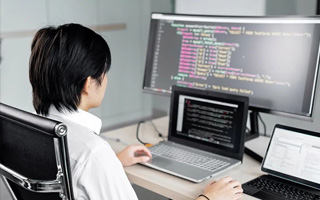 北京 ,php声明和调用变量的符号是什么？